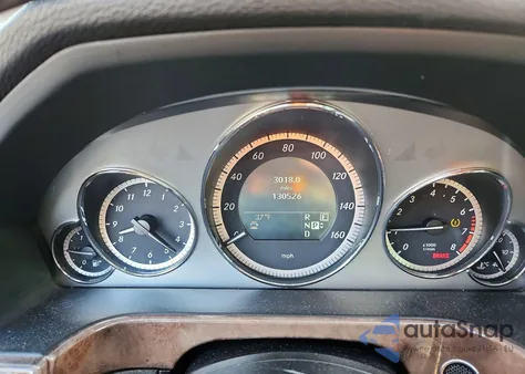 2011 Mercedes-Benz E 350 4Matic z USA, uszkodzony, nr VIN WDDHF8HB4BA461579